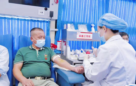 血同脈  愛同行  六百里黨支部組織員工參加無償獻血活動
